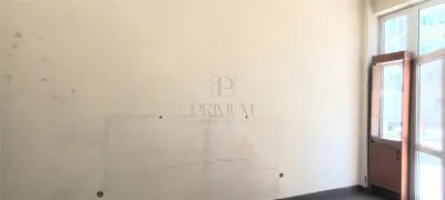 Spatiu comercial cu vitrina  si vad pietonal - Central - foto 2
