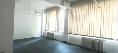 Spatiu comercial cu vitrina  si vad pietonal - Central - foto 5