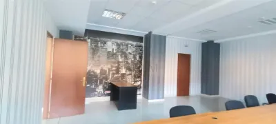 Spatiu birouri parter inalt amenajat modern - Central - foto 5