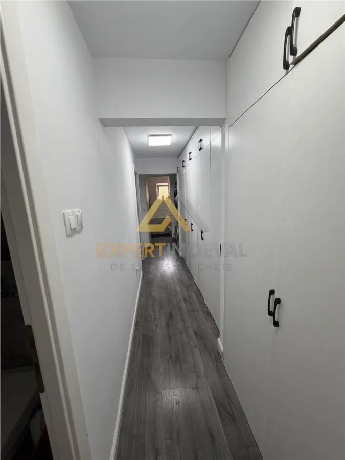 Apartament generos 3 camere str Granicerilor vis a vis de Lidl  etaj 4 cu acoperis - foto 12