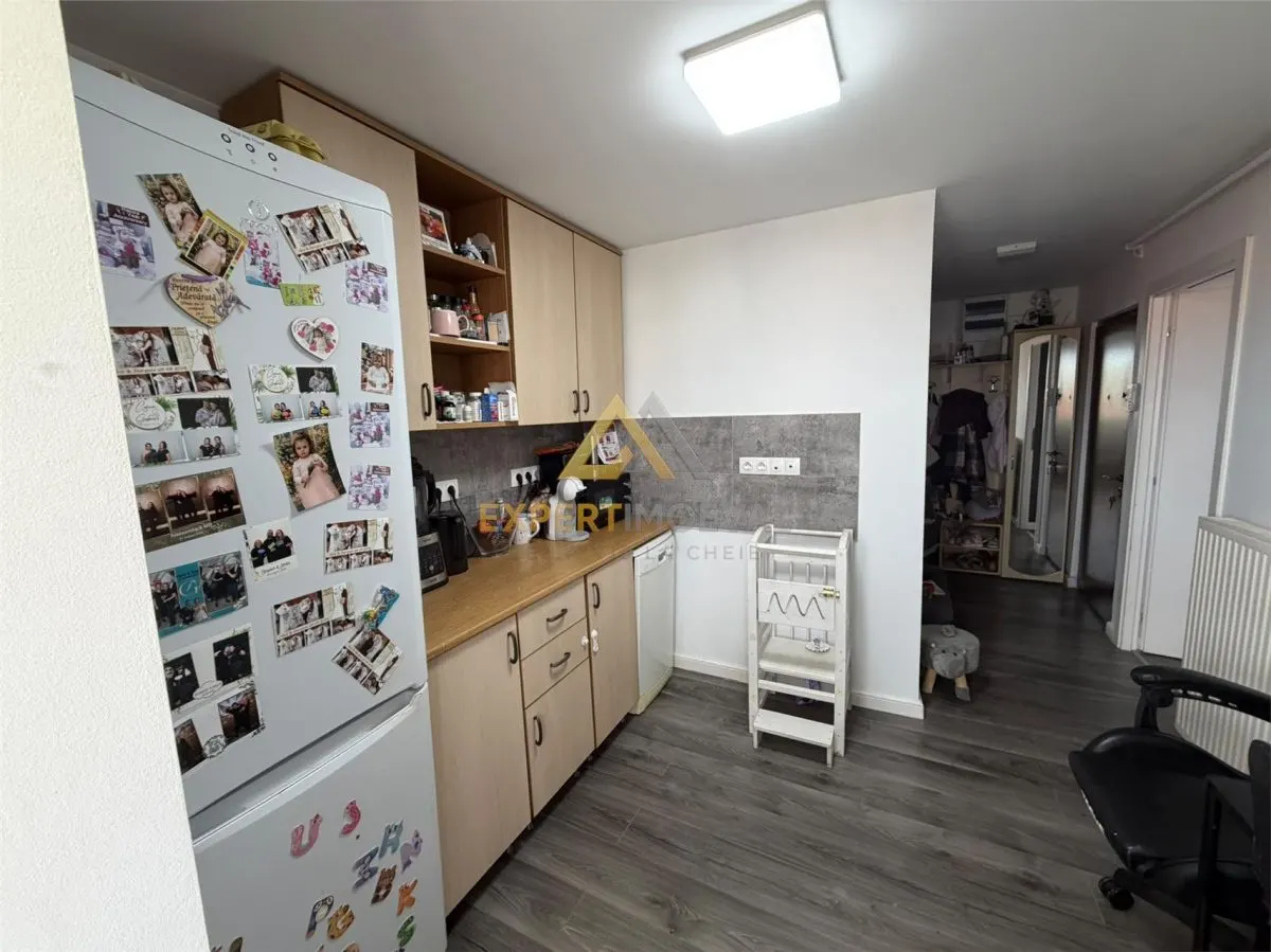 Apartament generos 3 camere str Granicerilor vis a vis de Lidl  etaj 4 cu acoperis - foto 13
