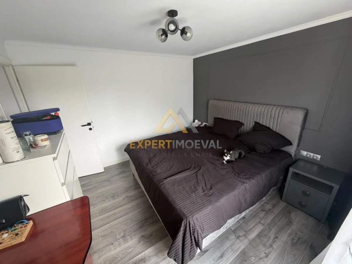 Apartament generos 3 camere str Granicerilor vis a vis de Lidl  etaj 4 cu acoperis - foto 4