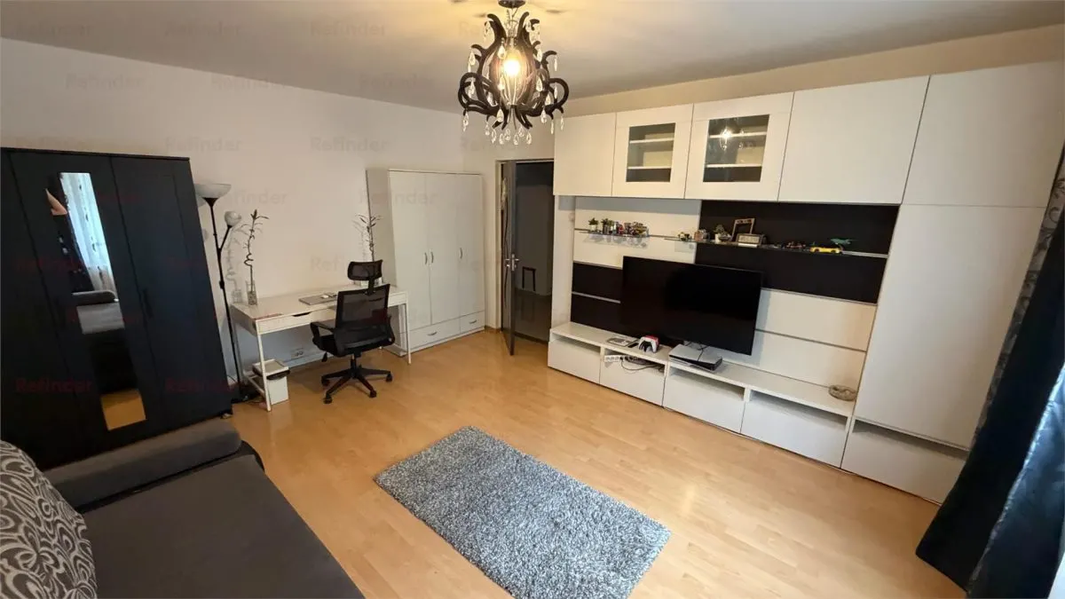 Vânzare apartament 3 camere | Vitan Mall | bl 1992 | anvelopat | etaj 3/8 | decomandat | 73 mp utili | mobilat si utilat | - foto 3