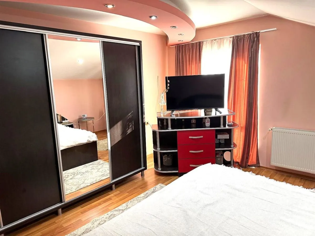 Vila individuala 6 camere, teren 2500 mp - foto 11