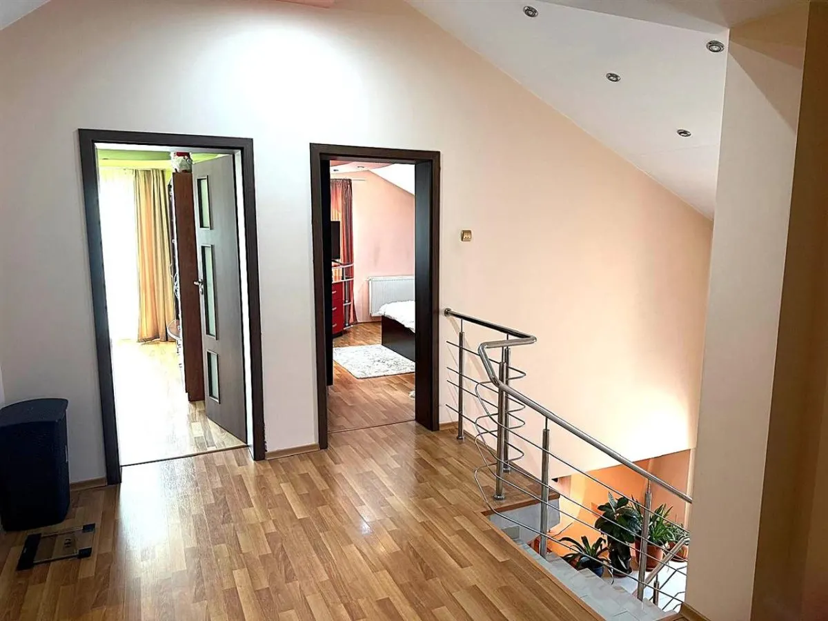 Vila individuala 6 camere, teren 2500 mp - foto 13