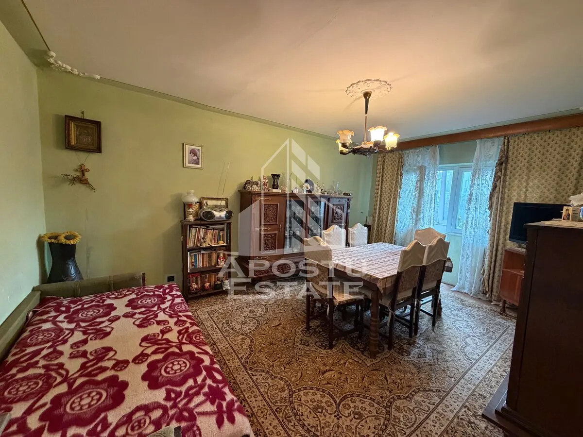 Apartament cu 3 camere de vanzare,decomandat,etaj intermediar,Bucovina - foto 1