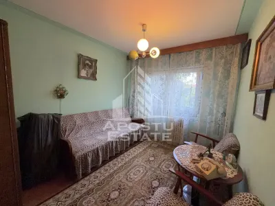 Apartament cu 3 camere de vanzare,decomandat,etaj intermediar,Bucovina - foto 3