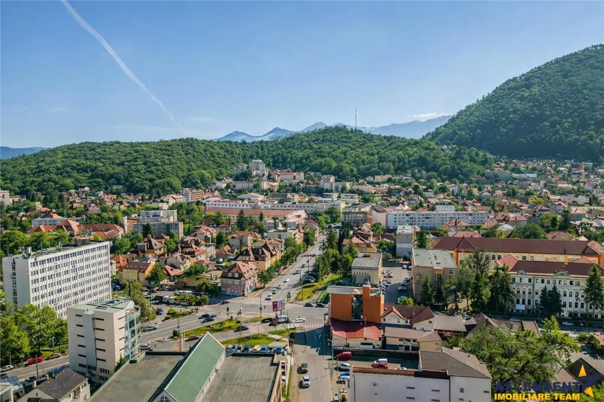 Distinctiv apartament, decomandat, 3camere, boxa, loc parcare, Central, Brasov - foto 2
