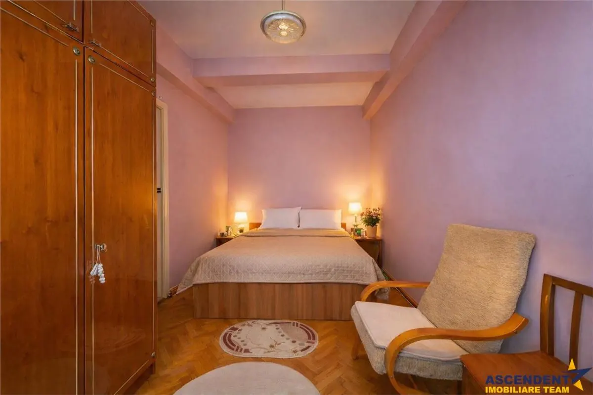Distinctiv apartament, decomandat, 3camere, boxa, loc parcare, Central, Brasov - foto 4