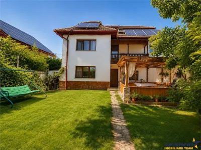 Casa familiala,790mp teren,5+dormitoare, livada,2 garaje,panouri 8 kW, Tarnaveni - Tarnaveni