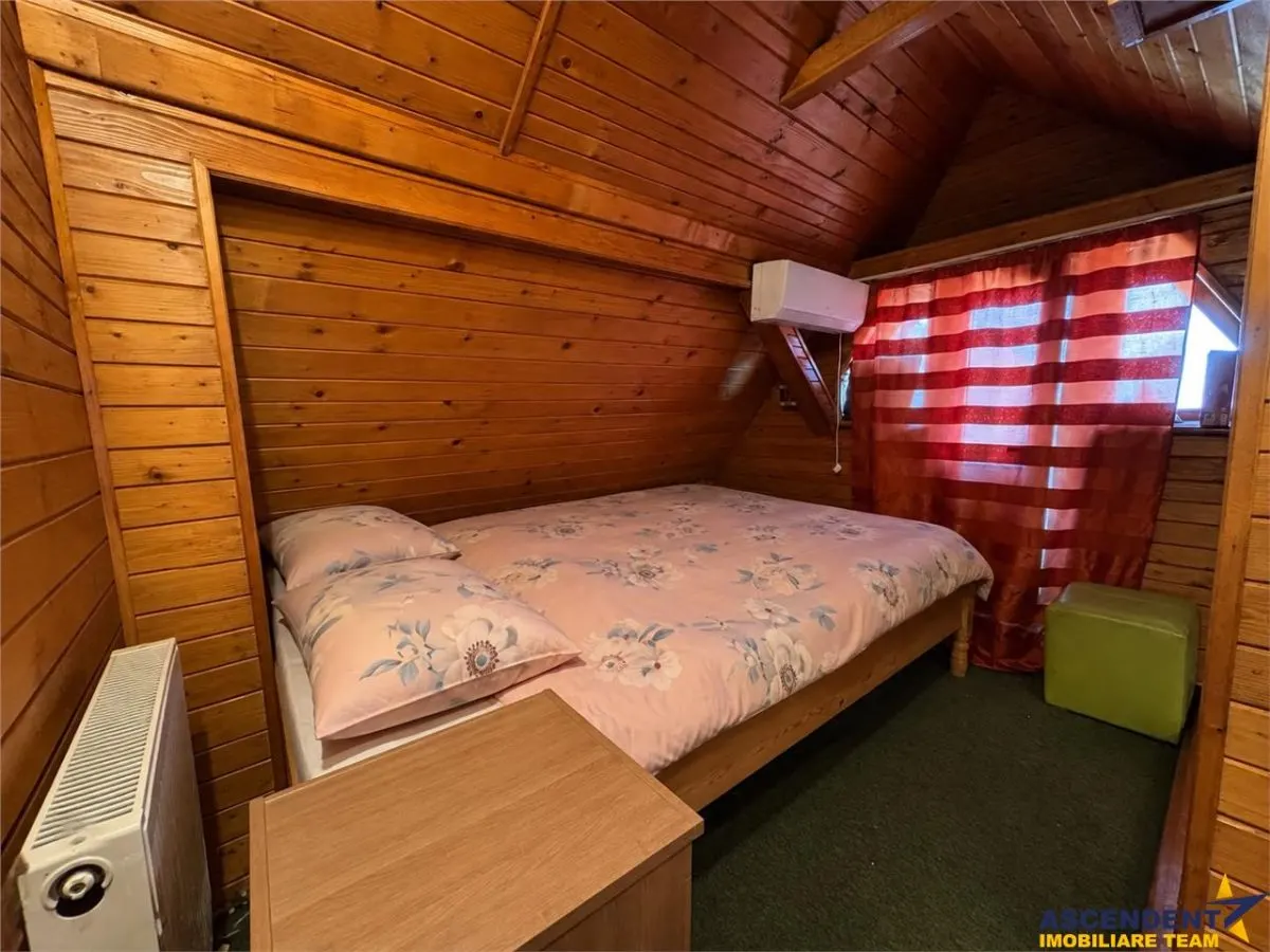 Casa familiala,790mp teren,5+dormitoare, livada,2 garaje,panouri 8 kW, Tarnaveni - foto 15