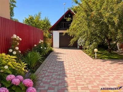 Casa familiala,790mp teren,5+dormitoare, livada,2 garaje,panouri 8 kW, Tarnaveni - foto 5