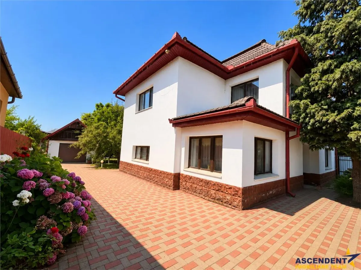 Casa familiala,790mp teren,5+dormitoare, livada,2 garaje,panouri 8 kW, Tarnaveni - foto 10