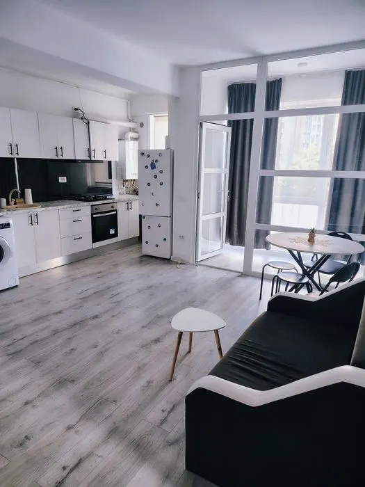Apartament  2 camere de vanzare cartier Visoianu, liber, 44 mp - foto 1