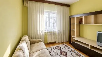 Apartament 3 camere decomandat | Complex Studentesc â€“ Sala Olimpia | Centrala proprie - foto 2