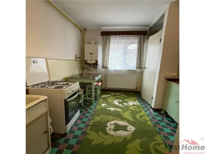 Apartament cu 3 camere, 74mp, etaj 1 , zona Centrala - Focsani