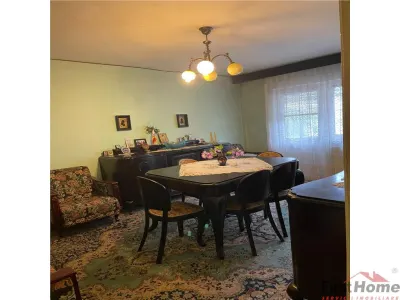 Apartament cu 3 camere, 74mp, etaj 1 , zona Centrala - foto 2