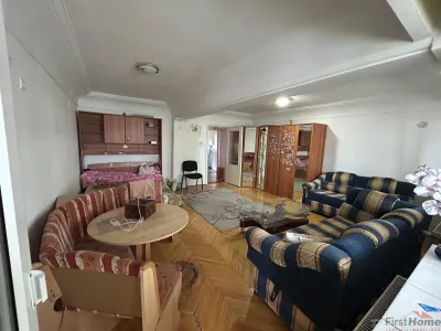 Apartament cu 4 camere de vanzare, zona Teatru - Focsani