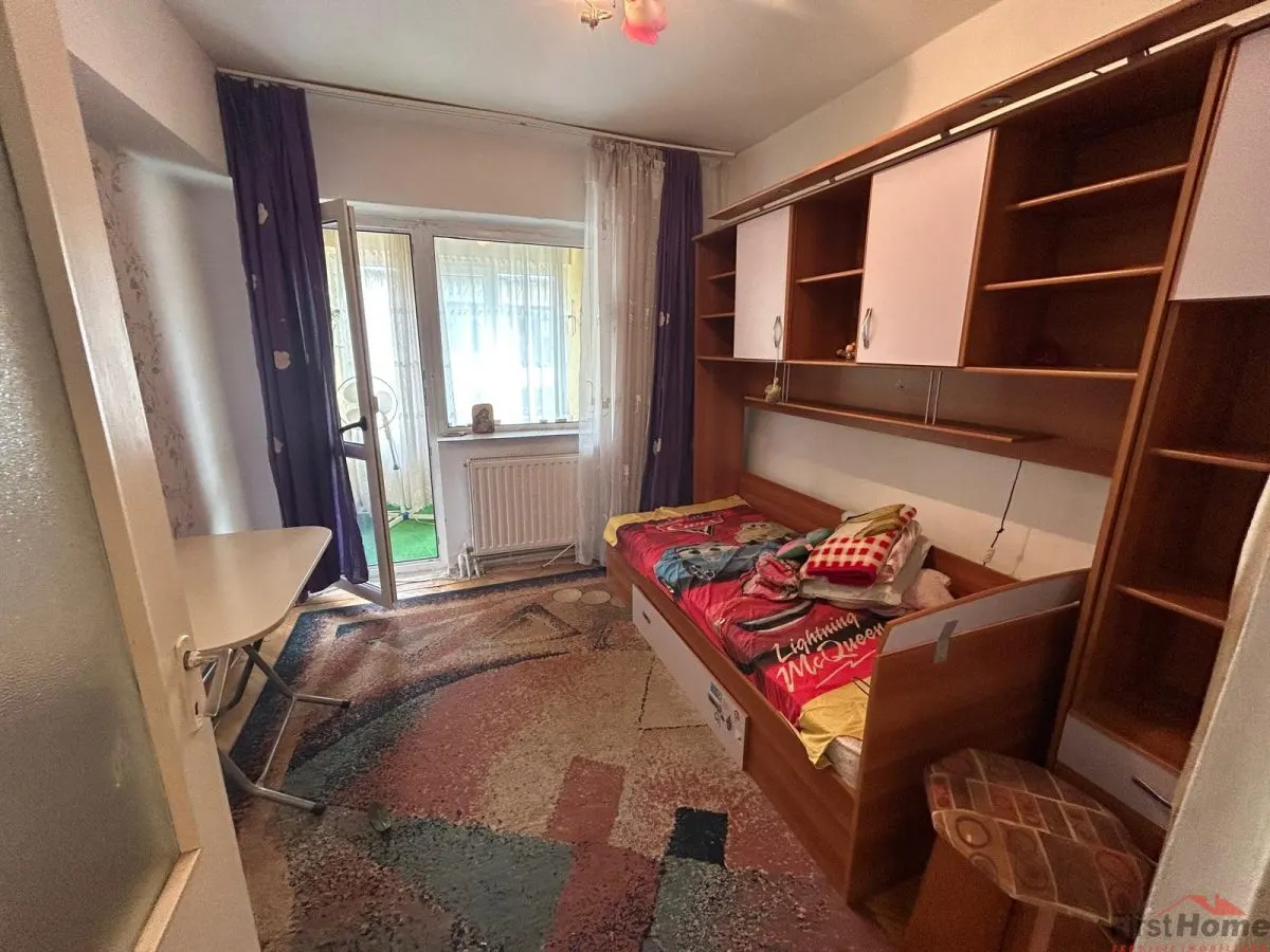Apartament cu 4 camere de vanzare, zona Teatru - foto 3