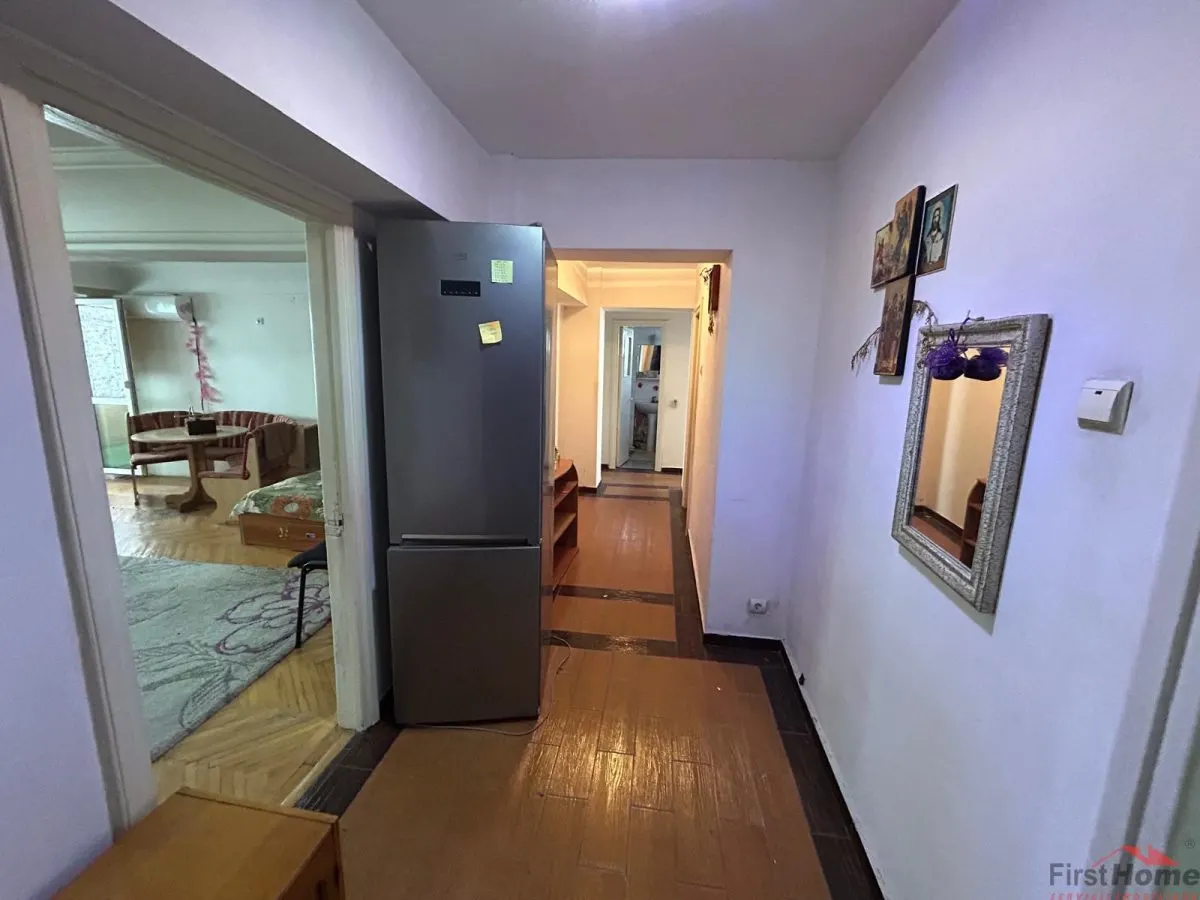 Apartament cu 4 camere de vanzare, zona Teatru - foto 7