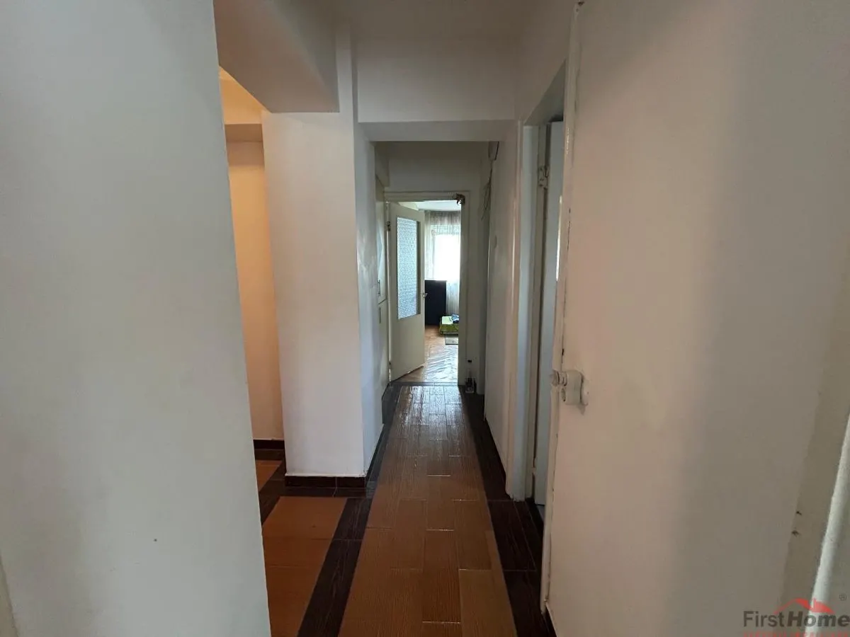 Apartament cu 4 camere de vanzare, zona Teatru - foto 9