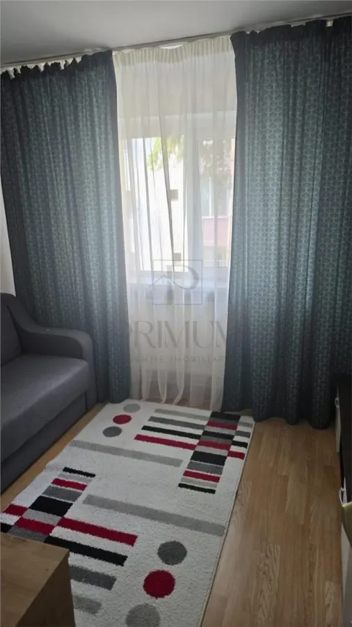 Apartament 3 camere | Medicina | Centrala Proprie | 2 Bai | 2 Balcoane - foto 2