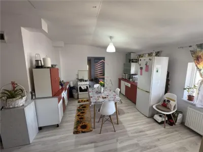 Apartament cu 2 camere si terasa, zona Decebal - foto 3