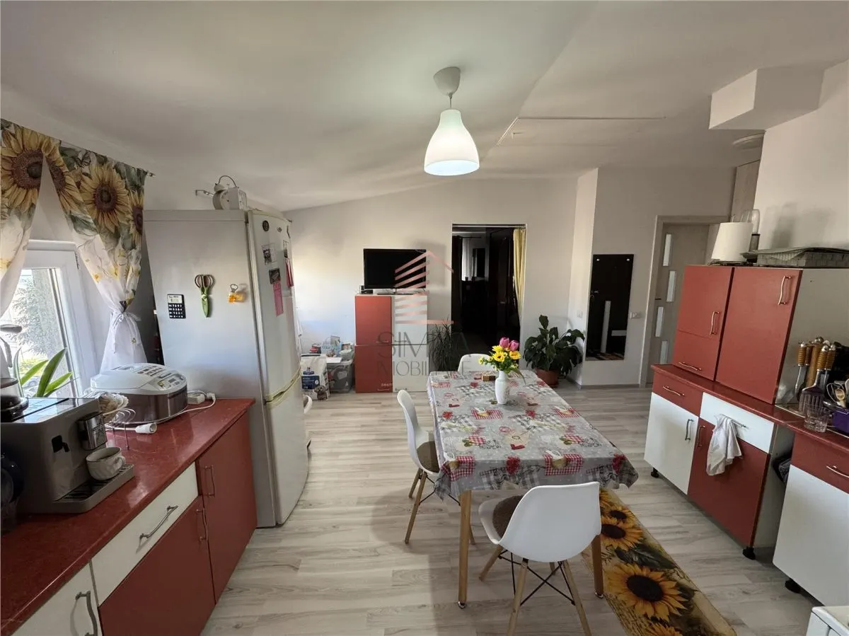 Apartament cu 2 camere si terasa, zona Decebal - foto 4