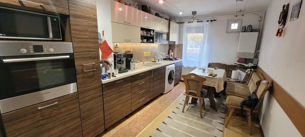 Apartament 3 camere decomandat zona Craiter - foto 2