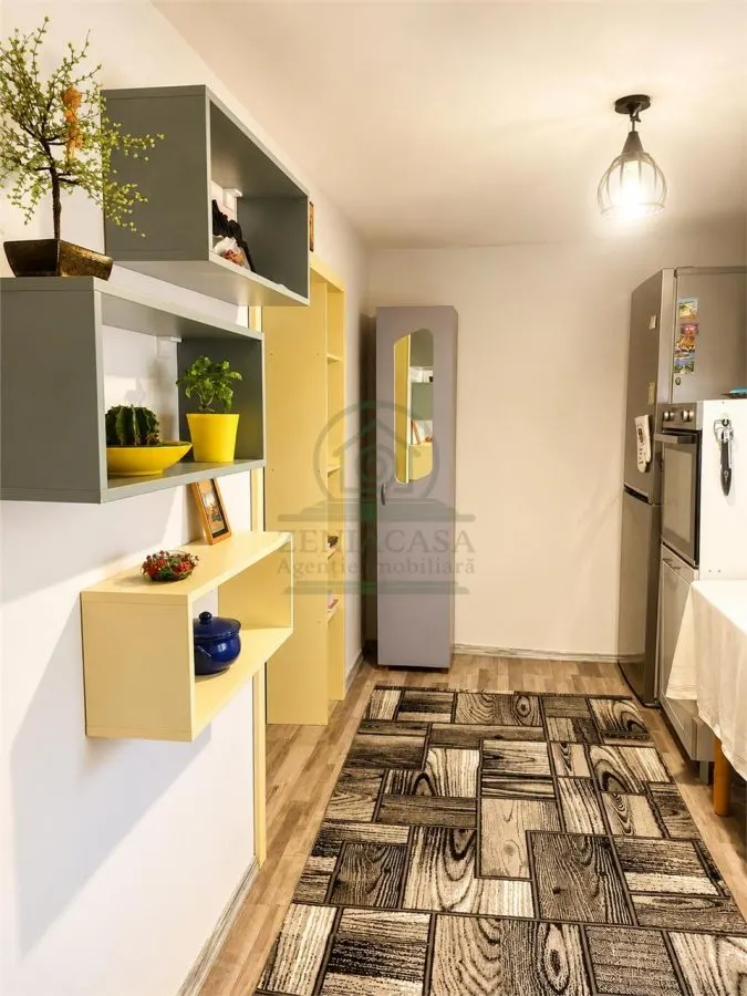 Casa locubila 4 camere , bucatarie, baie  + 3400 mp teren - foto 4
