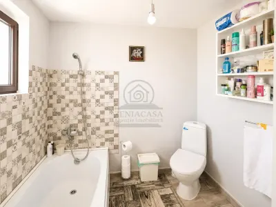 Casa locubila 4 camere , bucatarie, baie  + 3400 mp teren - foto 8