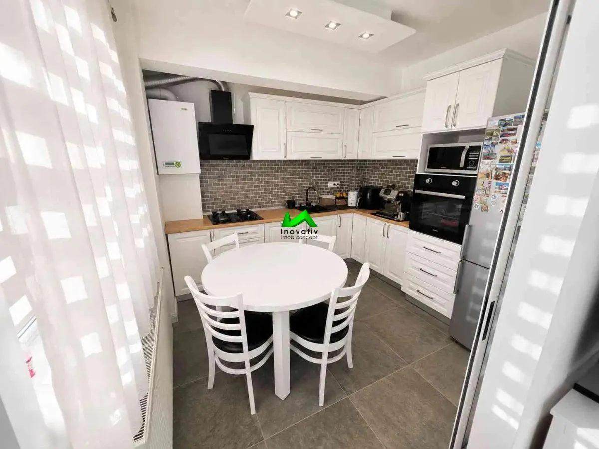 Apartament de vanzare 3 camere decomandate Sibiu Turnisor - foto 4