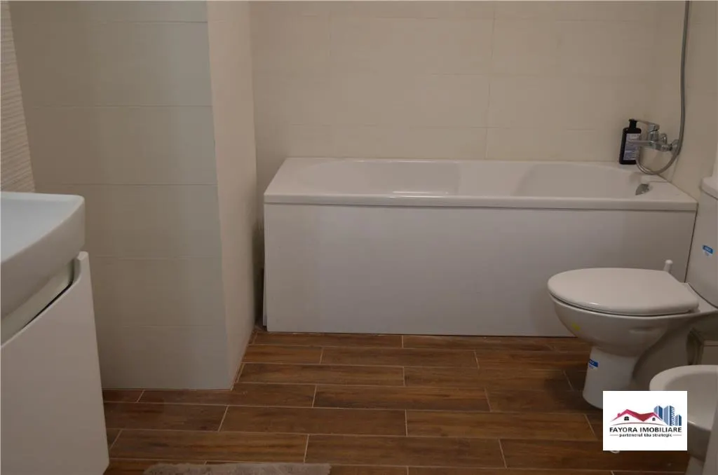 Ap. Nou 3 Camere si Parcare Privata de Inchiriat Zona Tudor - foto 8