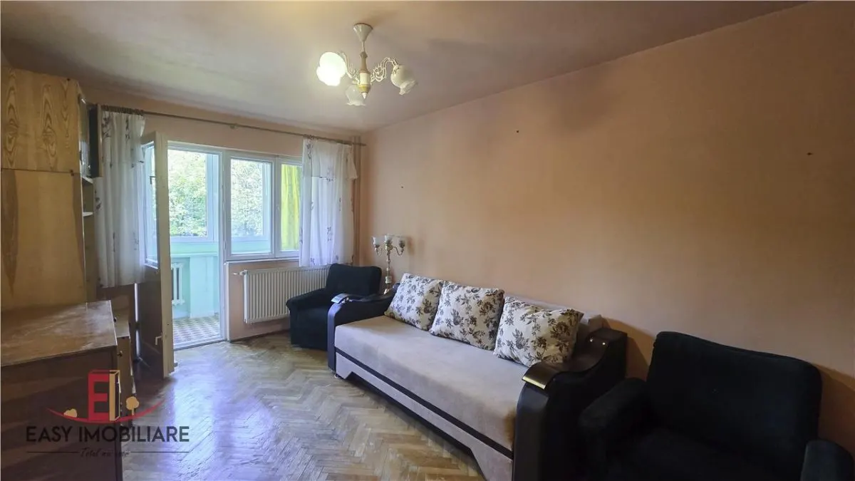Apartament 2 camere, etaj 1, pe Bld. 1848 , decomandat, cu lift. - foto 2