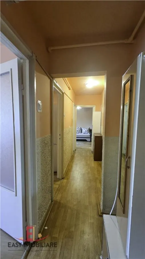 Apartament 2 camere, etaj 1, pe Bld. 1848 , decomandat, cu lift. - foto 5