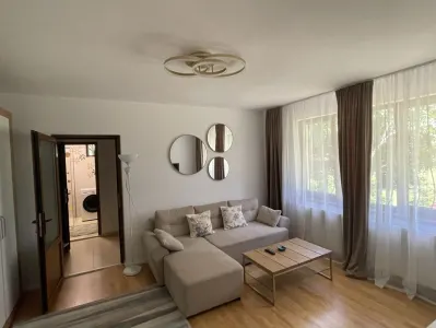 Apartament 3 camere, renovat, mobilat, utilat, Centrul istoric, Brasov - Brasov
