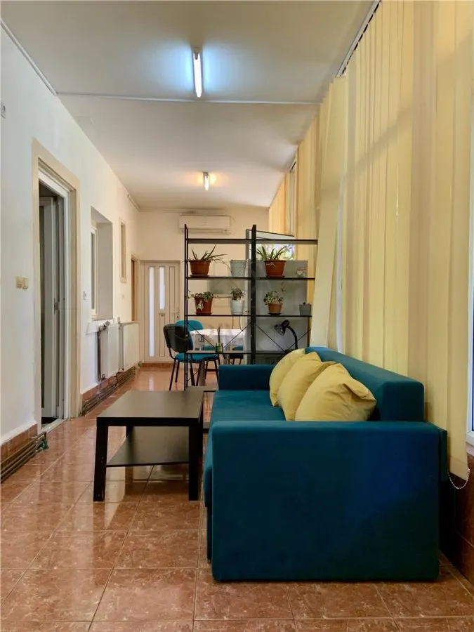 Apartament 3 camere | Complex Studentesc | Vila la curte | Terasa spatioasa | 70 mp - foto 1