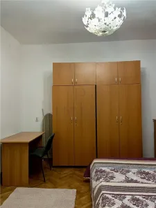 Apartament 3 camere | Complex Studentesc | Vila la curte | Terasa spatioasa | 70 mp - foto 4