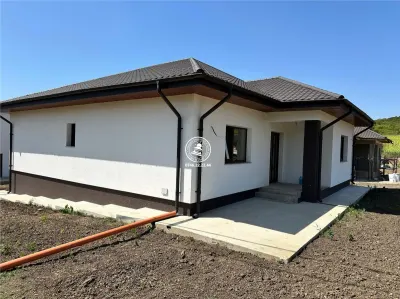 Casa de vanzare 4 camere, Tomesti - Iasi - Tomesti