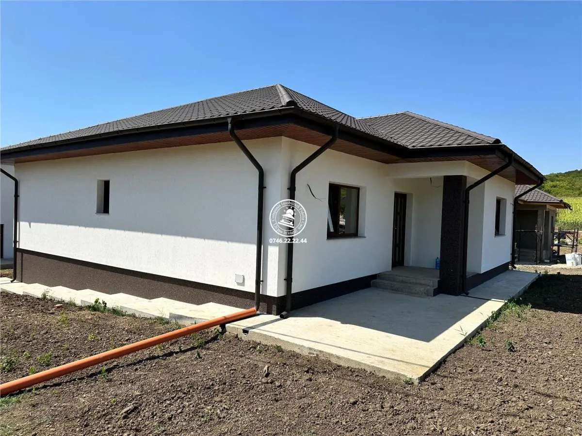 Casa de vanzare 4 camere, Tomesti - Iasi - foto 1