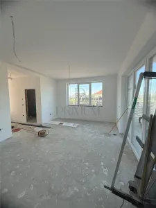 MOSNITA NOUA - 4 CAMERE - BUCATARIE INCHISA - LIVING SPATIOS - foto 3