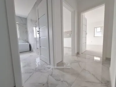 Apartament 1 camera, decomandat, Galata, bloc 2026, etaj 1, baie cu geam, incalzire in pardoseala, AC - foto 2