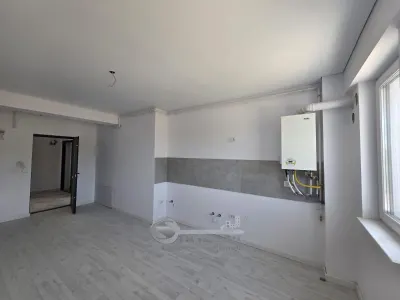 Liber, apartament 2 camere Bucium Visan, bloc intabulat, etaj intermediar - foto 3