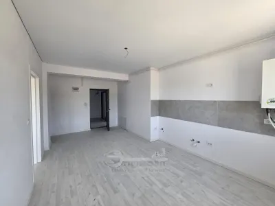 Liber, apartament 2 camere Bucium Visan, bloc intabulat, etaj intermediar - foto 6