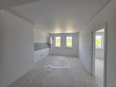 Liber, apartament 2 camere Bucium Visan, bloc intabulat, etaj intermediar - foto 7
