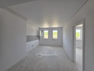 Liber, apartament 2 camere Bucium Visan, bloc intabulat, etaj intermediar - foto 8