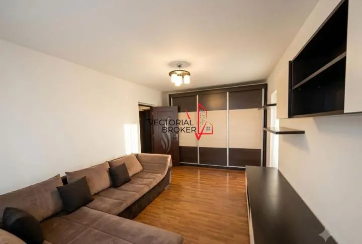 Apartament 3 camere Vitan Auchan - foto 2