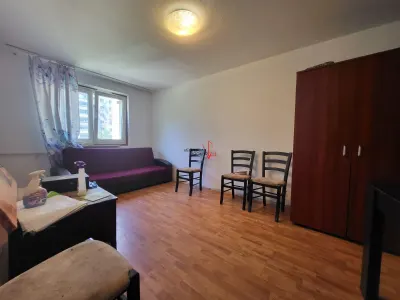 BLOC MIXT / GARSONIERA DECOMANDATA - Bucuresti