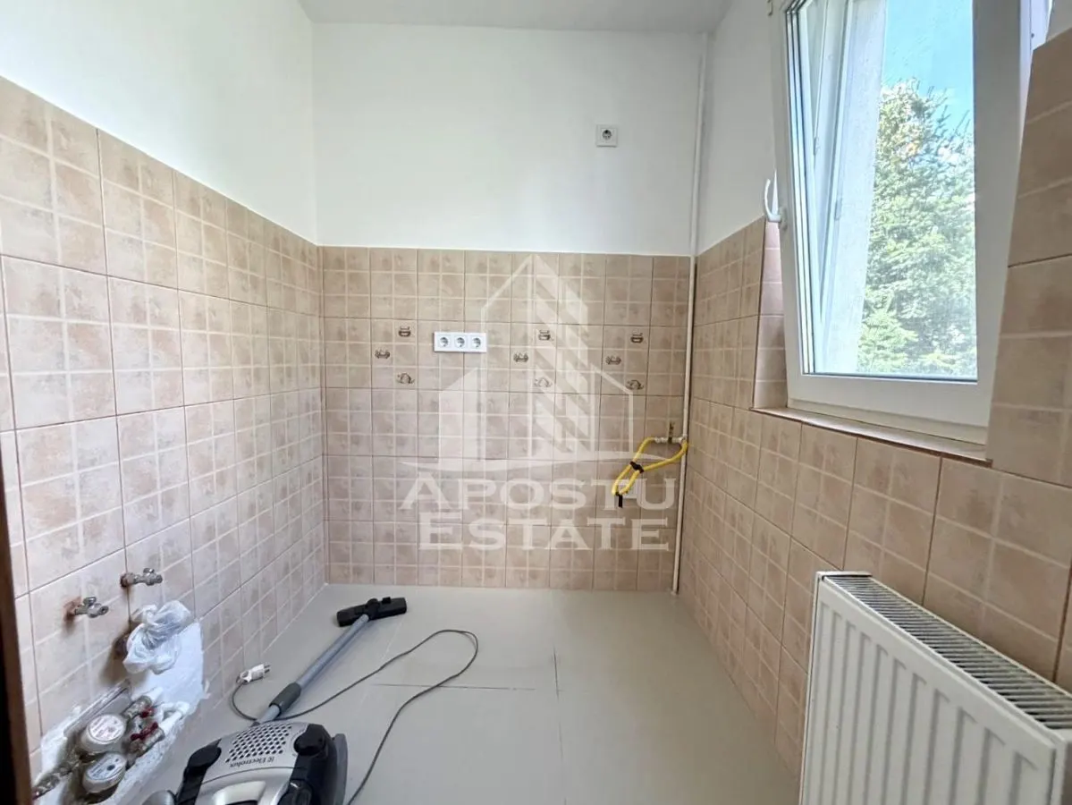 Apartament 2 camere de vanzare, etaj 3, zona Sagului - foto 2