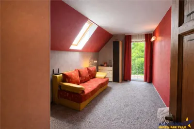 Casa solida,farmec autentic,echipata,garaj incalzit,pod,curte relaxanta,Santana de Mure - foto 13